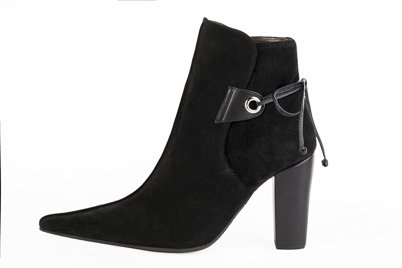 Women's matt black and satin black elegant ankle boots, with laces at the back. Pointed toe. High block heels - Profile view